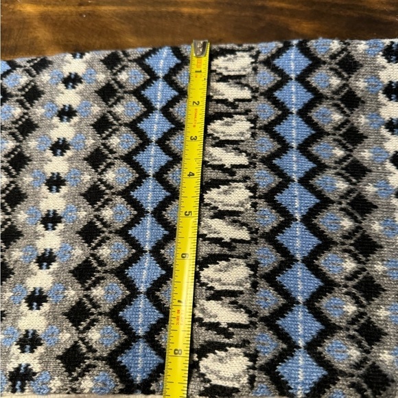 Vera Bradley Cozy Cowl Playful Penguins Intarsia Sherpa Lined Infinity Scarf - Picture 10 of 10